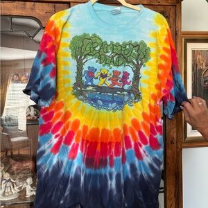 Grateful Dead tie dye dancing bears short sleeve tee.